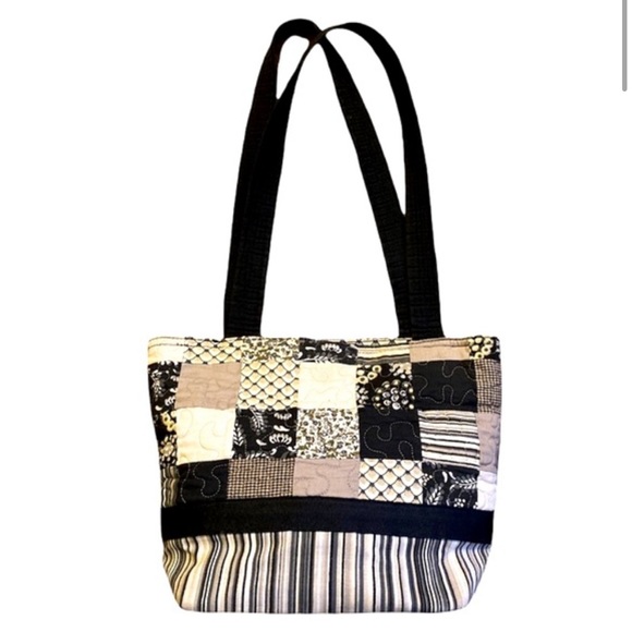 Donna Sharp Handbags - Donna Sharp shoulder tote bag patchwork quilted black & cream cottagecore